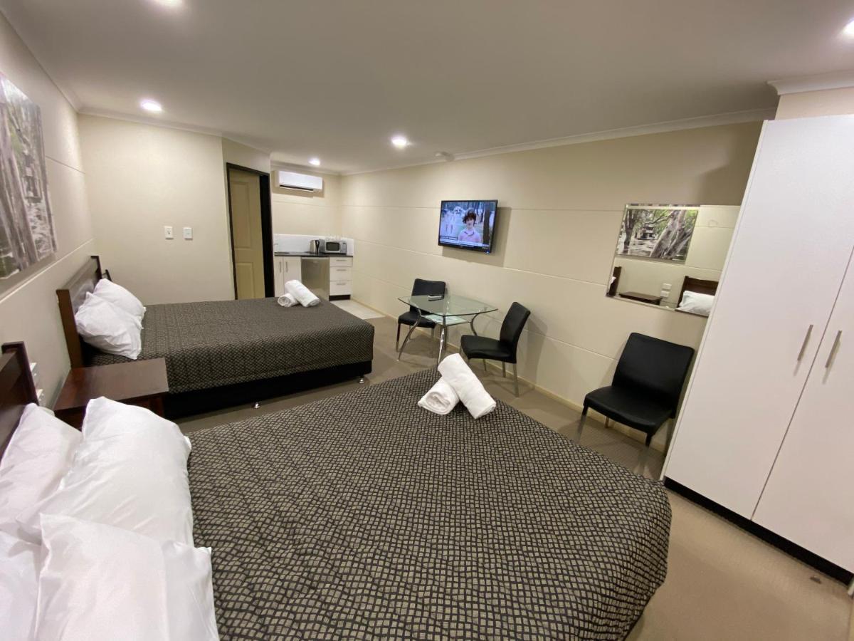 Balranald Club Motel מראה חיצוני תמונה