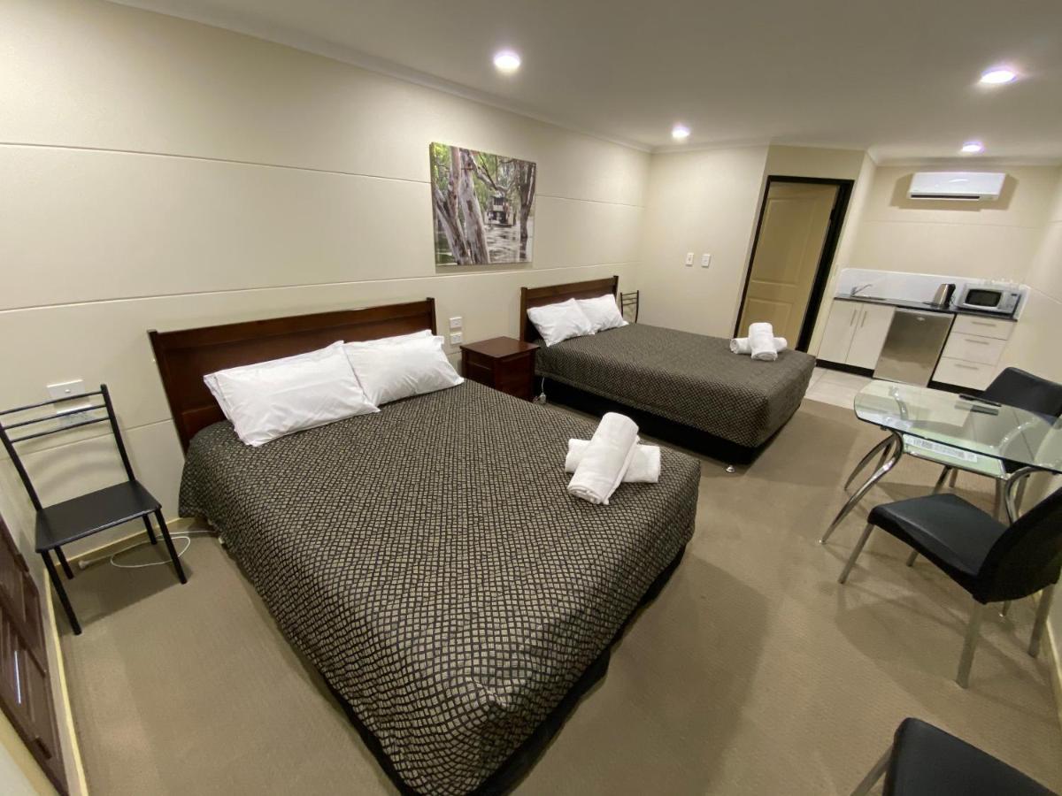 Balranald Club Motel מראה חיצוני תמונה