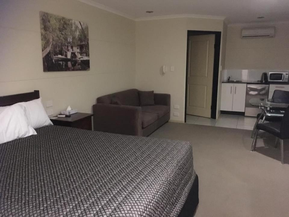 Balranald Club Motel מראה חיצוני תמונה